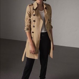 100% authentic Burberry Chelsea trench coat